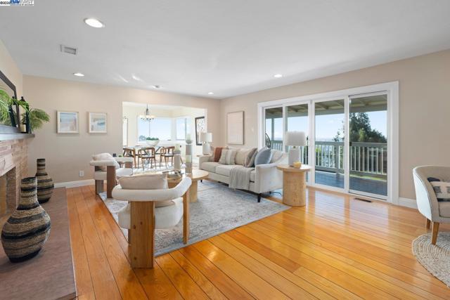 2567 Humboldt, San Leandro CA: https://media.crmls.org/mediaz/3ce6fe9a-d06d-4e37-8319-301011df039e.jpg