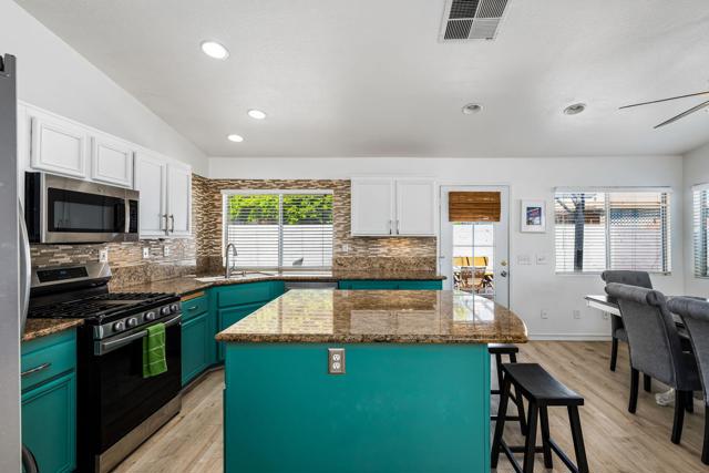45405 Deerbrook Circle, La Quinta CA: https://media.crmls.org/mediaz/3ce7026c-3679-4695-b3eb-21fba1fff6e0.jpg