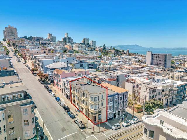806810 Union Street, San Francisco CA: https://media.crmls.org/mediaz/3ce70d0c-ff84-4831-b5d1-ba9367084ec3.jpg