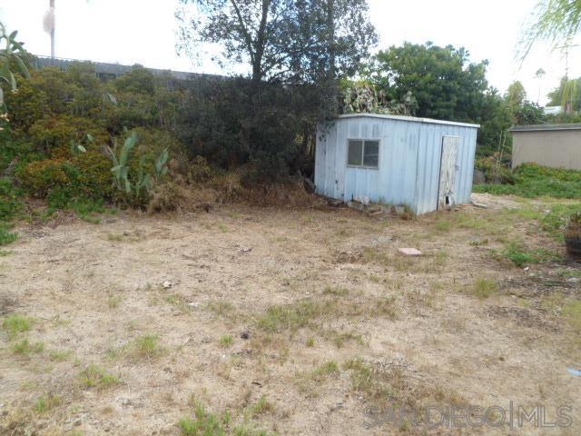 553 Sears Ave, San Diego CA: https://media.crmls.org/mediaz/3ce72754-2fa0-45f7-b6cf-5a0a2b225add.jpg