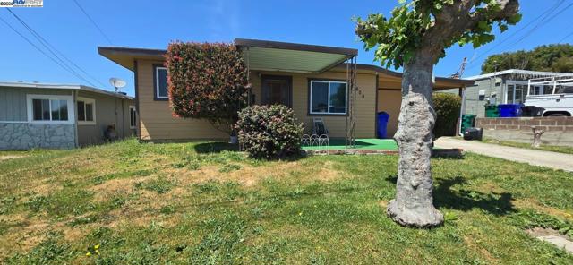 609 Banks Dr, Richmond CA: https://media.crmls.org/mediaz/3ce7760d-d2f9-4ac8-9c1d-2cb878d57a73.jpg