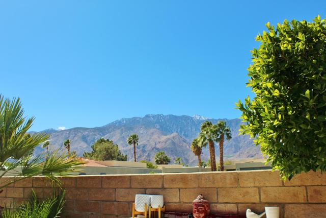 1181 Sunflower Lane, Palm Springs CA: https://media.crmls.org/mediaz/3ce7f05a-1589-4ce9-885e-a1e2e7d83c11.jpg