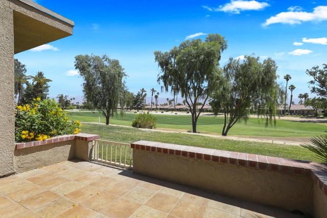 Image 17 of 42 For 40492 Bay Hill Way