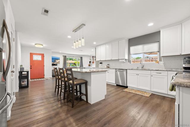 13011 Laurel St, Lakeside CA: https://media.crmls.org/mediaz/3ce85c17-d72a-4c42-9c41-1e1f7d693bd2.jpg