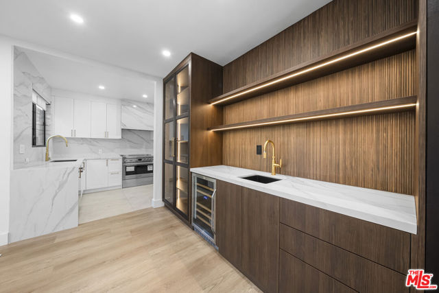 1722 N Vista Street, Los Angeles CA: https://media.crmls.org/mediaz/3ce86f86-d91b-49db-80c7-41ebfd4c1586.jpg