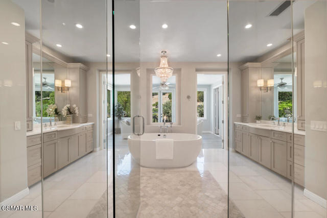 5715 Calais Court, Calabasas CA: https://media.crmls.org/mediaz/3ce8c110-d2ef-408b-ace3-ff074ab18738.jpg