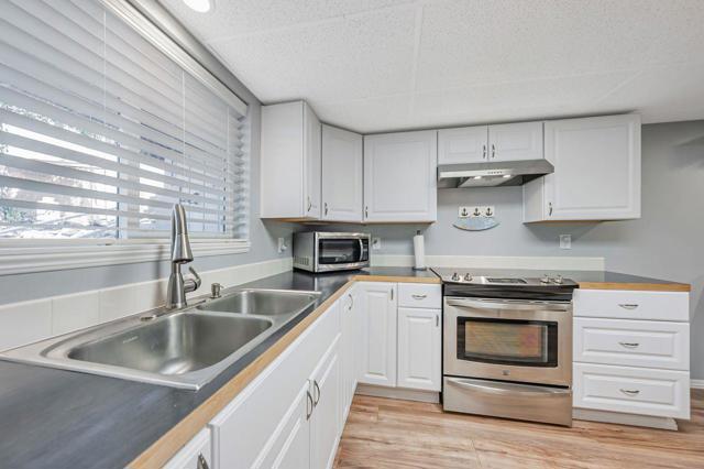 12340 Lakeshore Drive, Clearlake CA: https://media.crmls.org/mediaz/3ce9a08a-3858-498b-99b4-cd2d859110d8.jpg