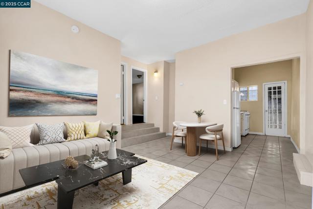 2150 35Th Ave, Oakland CA: https://media.crmls.org/mediaz/3ce9a279-da41-417b-9ccc-0683478e4e60.jpg
