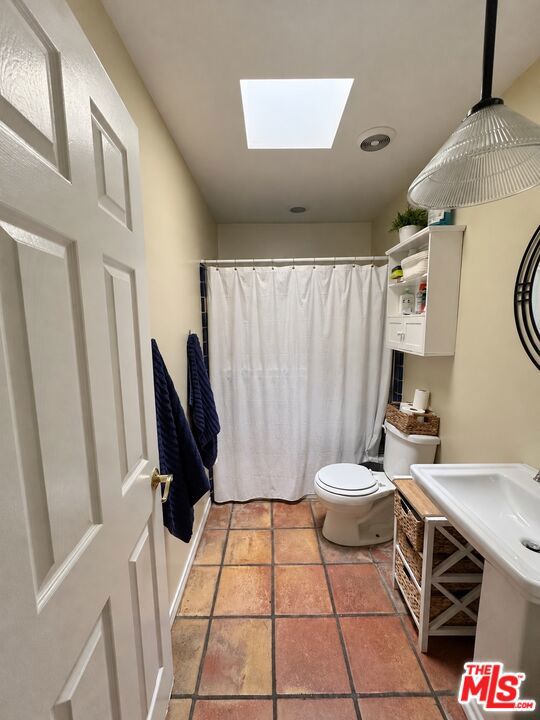 10400 Canby Avenue photo 11
