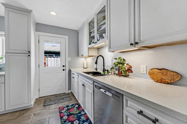 1324 Linda Mar Boulevard, Pacifica CA: https://media.crmls.org/mediaz/3ce9d7c9-6f5f-4ec8-bfde-683916376761.jpg