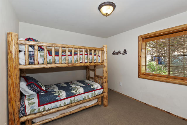 43259 Bow Canyon Road, Big Bear CA: https://media.crmls.org/mediaz/3cea0156-87d5-49e9-8f71-ced3aec9447f.jpg