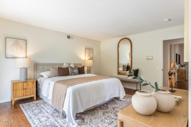 5766 Briartree Drive, La Canada Flintridge CA: https://media.crmls.org/mediaz/3cea1c63-f375-4c44-958d-3bfe8aa676c5.jpg