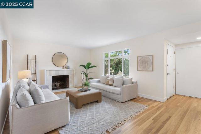 2326 Bramble Ct, Castro Valley CA: https://media.crmls.org/mediaz/3ceb4250-10a5-48e8-a8aa-dd2a1deedefe.jpg