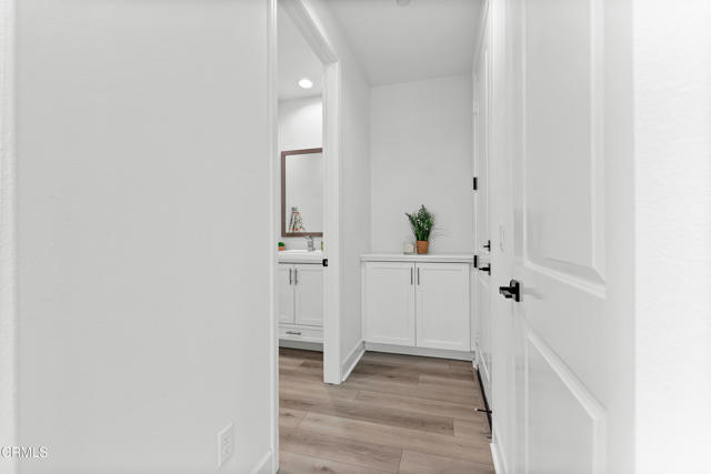 5024 Rexton Drive, Camarillo CA: https://media.crmls.org/mediaz/3ceb8f74-ba57-4a0a-afac-ac59ef798632.jpg