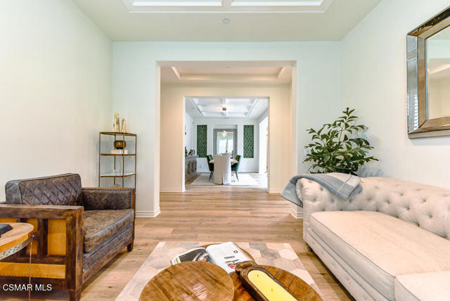 6981 Shadow Wood Drive, Moorpark CA: https://media.crmls.org/mediaz/3cec1963-0f7f-4934-a604-7f8a638f2ea2.jpg
