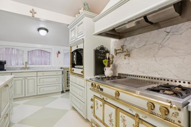 14262 Laurel Place, Guerneville CA: https://media.crmls.org/mediaz/3cec36f9-c1e0-4b62-a98f-d3c8c477d62b.jpg