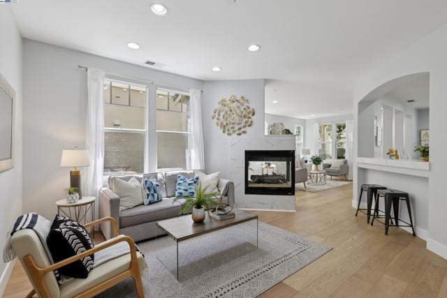 49199 Honeysuckle Ter, Fremont CA: https://media.crmls.org/mediaz/3cec4c30-609e-4f30-9564-296c694b6b84.jpg