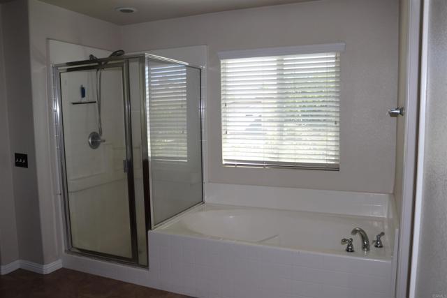 Detail Gallery Image 10 of 17 For 766 Conlon Dr, Hemet,  CA 92545 - 4 Beds | 4 Baths
