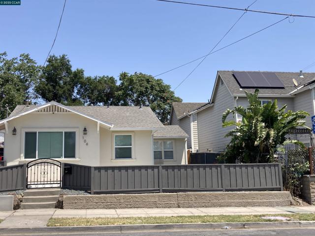 106 W 10Th St, Antioch CA: https://media.crmls.org/mediaz/3cef1b2d-acad-4513-a5b8-5d687273419a.jpg