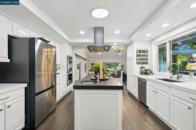 235 Saint Paul Dr, Alamo CA: https://media.crmls.org/mediaz/3cef361b-3056-4c91-87d8-d659c0b3fda4.jpg