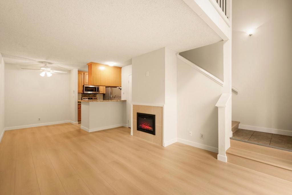 385 Mandarin Drive #11