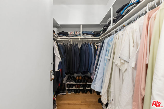 1506 S Bentley Avenue, Los Angeles CA: https://media.crmls.org/mediaz/3cf067b6-434f-4837-8abb-00c208247be0.jpg