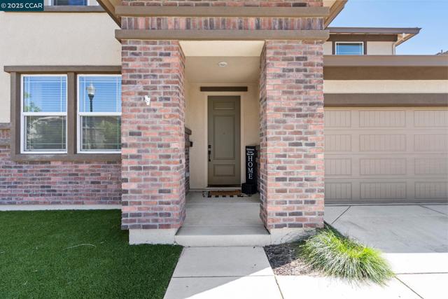 158 Wooley Creek Way, Brentwood CA: https://media.crmls.org/mediaz/3cf08e27-7215-4373-b426-22e2a55bce40.jpg