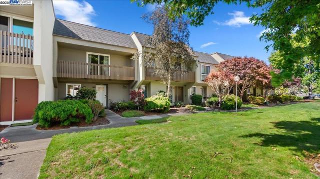 3027 Alta Vista, Alameda CA: https://media.crmls.org/mediaz/3cf0edc0-6409-4a2d-a4e6-0006a285058b.jpg
