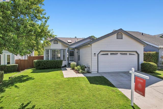 974 Clinton Pl, Pleasanton CA: https://media.crmls.org/mediaz/3cf0fcf3-02f6-403d-8807-a0edab82a789.jpg