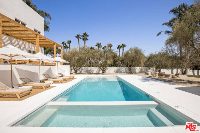 27405 Pacific Coast Highway, Malibu CA: https://media.crmls.org/mediaz/3cf1bb85-cd6a-40e4-b07c-a6f1fb976129.jpg