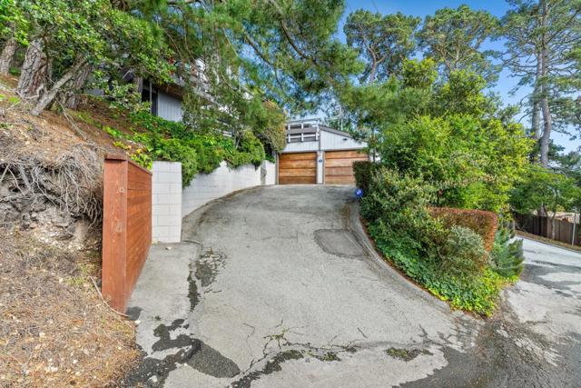 24805 Lower Trail, Carmel CA: https://media.crmls.org/mediaz/3cf22dcf-2593-4cfc-9b25-af42d4688550.jpg