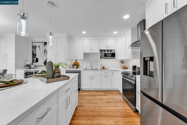 1200 Leisure Ln, Walnut Creek CA: https://media.crmls.org/mediaz/3cf23f79-2b00-4eda-b416-648c91a95945.jpg