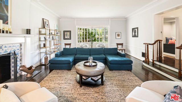 850 Birchwood Drive, Los Angeles CA: https://media.crmls.org/mediaz/3cf286d0-3d91-45e7-8a9e-7be6350f93b2.jpg