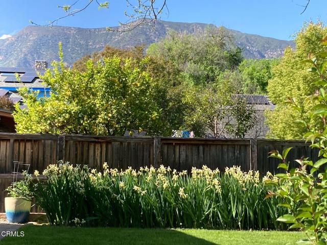 216 N Fulton Street, Ojai CA: https://media.crmls.org/mediaz/3cf2a04a-7d33-43eb-89b8-a10515c79a0e.jpg