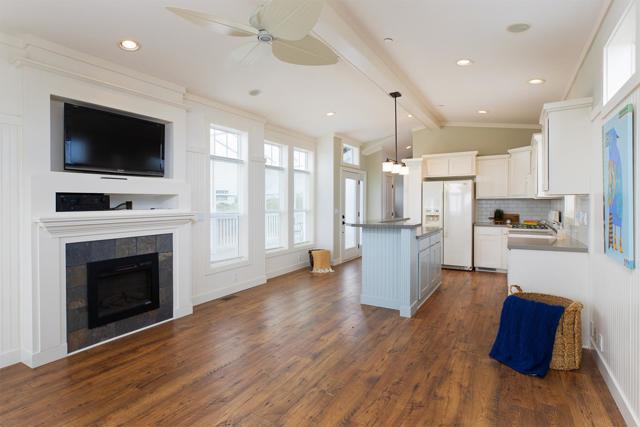 2395 Delaware Avenue, Santa Cruz CA: https://media.crmls.org/mediaz/3cf2be89-5725-4ea0-8dc8-0e314959def9.jpg