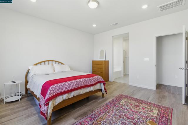 4105 Markovich Ct, Richmond CA: https://media.crmls.org/mediaz/3cf335dd-a323-4781-bd06-b0c6b0acede2.jpg