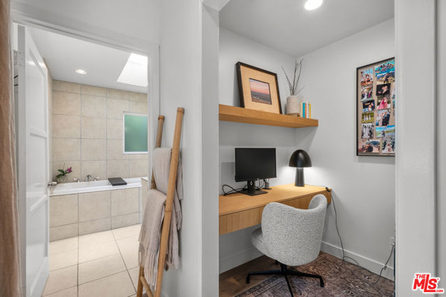 3775 Ashwood Avenue, Los Angeles CA: https://media.crmls.org/mediaz/3cf46516-6a85-4922-a787-6d9f72041938.jpg