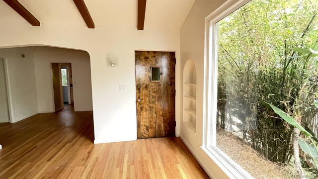 366 Palm Ave, Chula Vista CA: https://media.crmls.org/mediaz/3cf4c667-7de1-47f2-9e9b-44889572085e.jpg