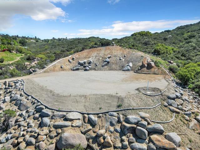 2169 Corte Dorado Espuela, Alpine CA: https://media.crmls.org/mediaz/3cf532e2-3413-446f-b081-c29a92a39273.jpg