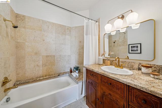 Image 44 of 60 For 33 Somerset Rd