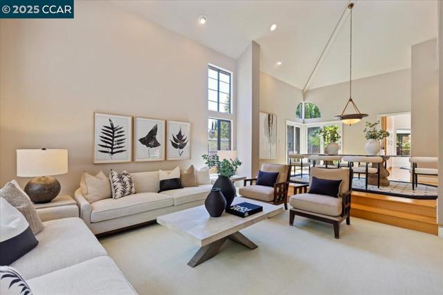 4101 Fox Creek Ct, Danville CA: https://media.crmls.org/mediaz/3cf78624-8610-44b1-a8b1-ed72cf45b5f2.jpg