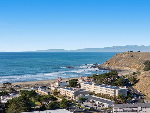 229 Marvilla Circle, Pacifica CA: https://media.crmls.org/mediaz/3cf79976-f15b-470b-9360-2b57ccf821c9.jpg