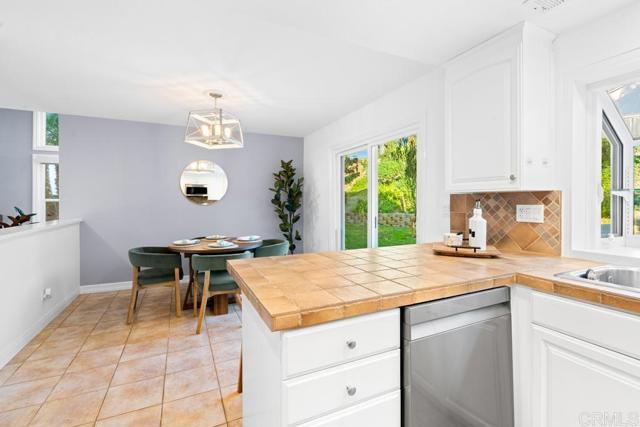 Detail Gallery Image 11 of 56 For 2655 Seacrest, Vista,  CA 92081 - 3 Beds | 2/1 Baths