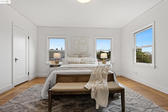 1048 Annerley Rd, Oakland CA: https://media.crmls.org/mediaz/3cf7afa1-6b18-4cef-bdf0-4c4ef7517c71.jpg