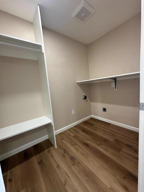 130 E 21st Street, Tracy CA: https://media.crmls.org/mediaz/3cf81dc4-f8d0-403e-b855-1256318aebbe.jpg