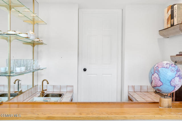 6057 Rainbow Hill Road, Agoura Hills CA: https://media.crmls.org/mediaz/3cf83fdb-1bc8-45bd-9b5d-03e63804c214.jpg