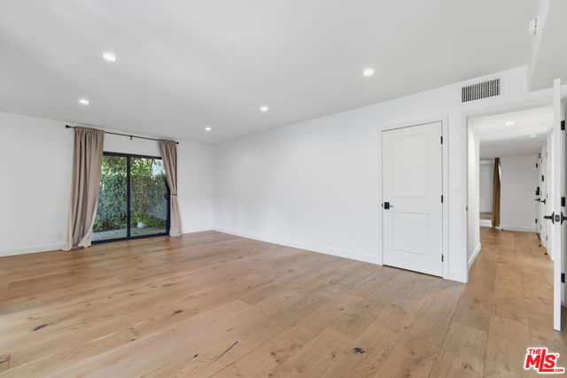 393 Huntley Drive, 1 photo 11