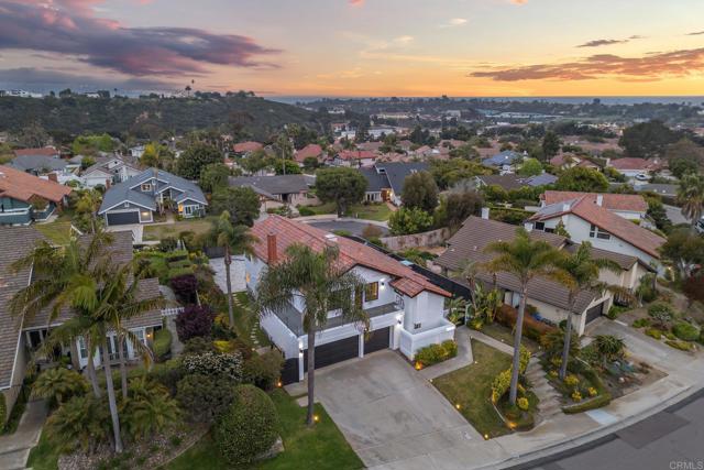 1033 Via Mil Cumbres, Solana Beach CA: https://media.crmls.org/mediaz/3cf896a0-d161-4a97-90eb-98eb64258fb9.jpg