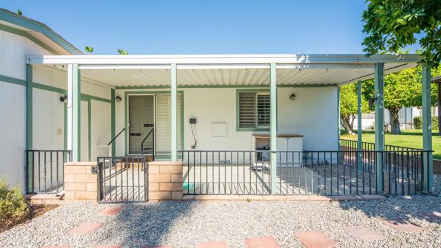 1139 Via Feliz, Cathedral City CA: https://media.crmls.org/mediaz/3cf8c2f0-d56f-4d34-b638-0eefd9e46e47.jpg