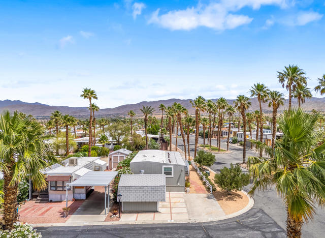 16400 Bubbling Wells Road, Desert Hot Springs CA: https://media.crmls.org/mediaz/3cf93331-7e23-40f1-8177-e82f0fe4425a.jpg